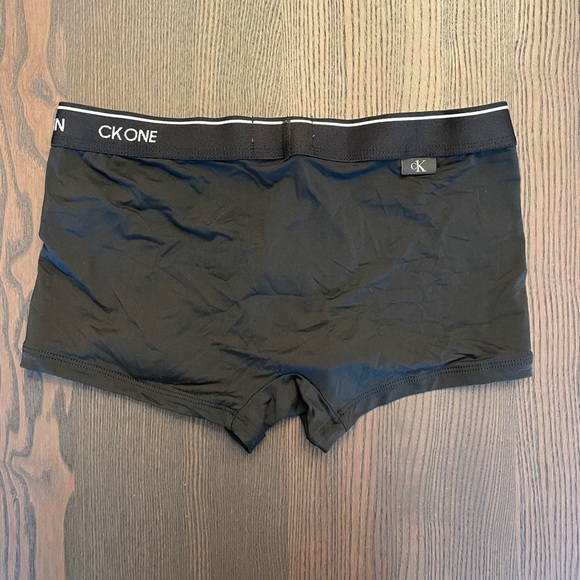 Microfiber Trunk - Picture 6 of 7